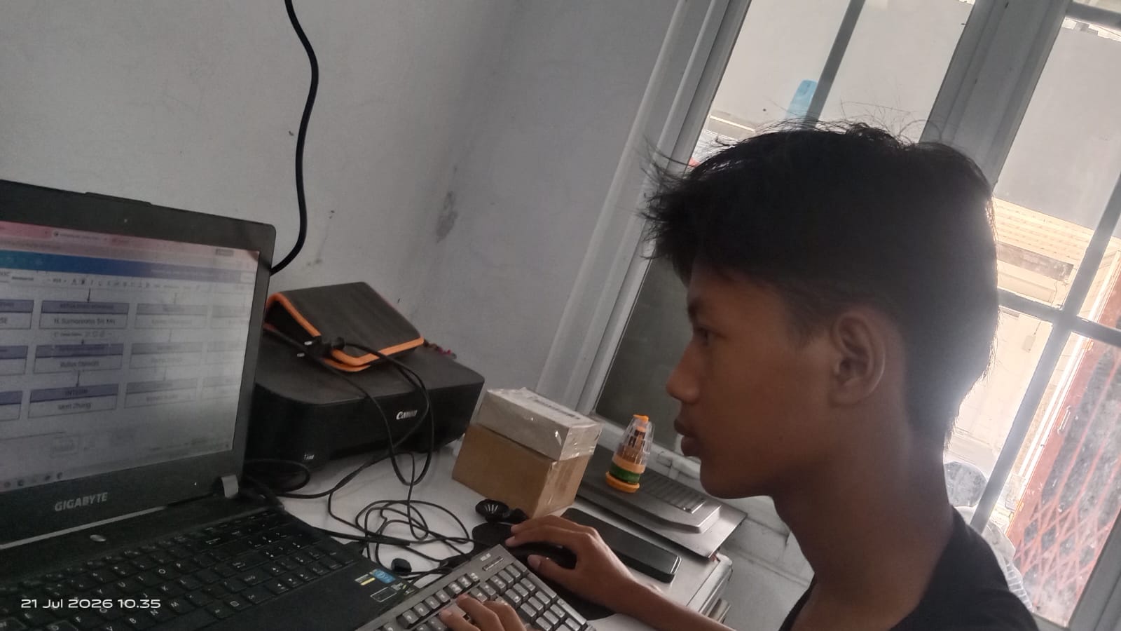 Penyusunan dan Konfigurasi Topologi Jaringan